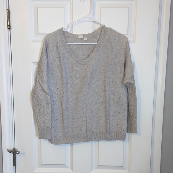 GAP Light Gray V-Neck Women's Sweater - Picture 1 of 2